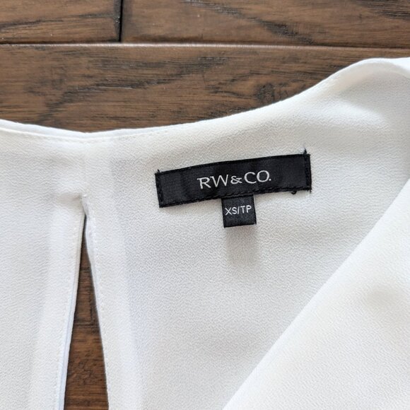 RW&CO peplum keyhole sleeveless top white size XS - Picture 12 of 16